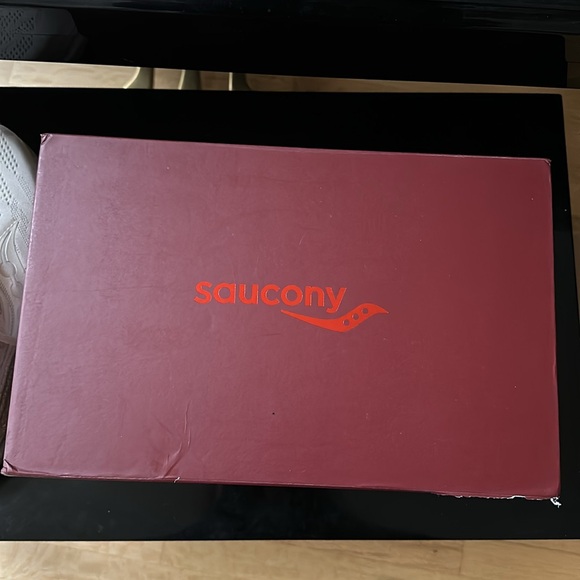 Brie & Wine Limited Edition Saucony Women’s Shoes 11 - Picture 7 of 13